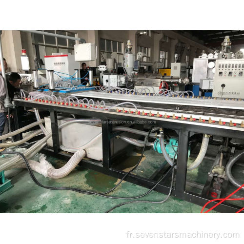 Ligne de machine à extrudeuse en bois en plastique pour PVC WPC